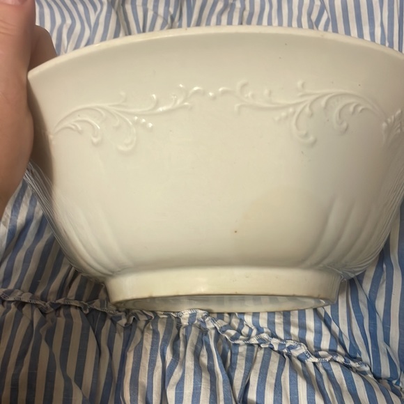 Charming Antique Cream Bowl by Cartwright Brothers, Likely from 1880s-1890s. - Picture 7 of 13
